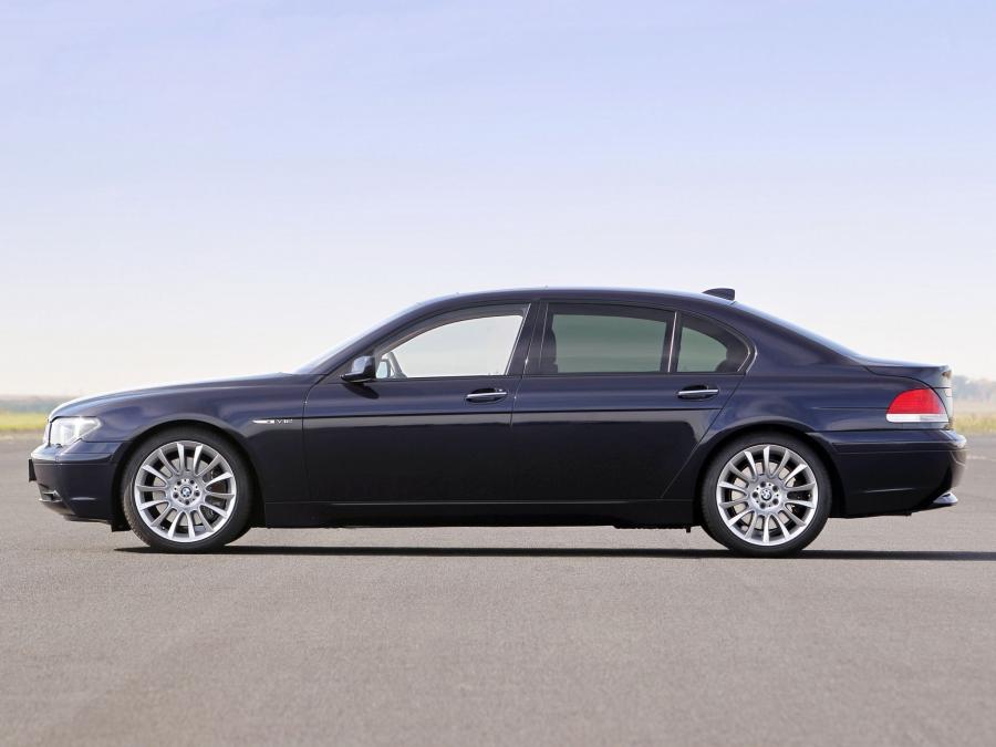  BMW 760Li 2003 года  (фото 2 из 16)